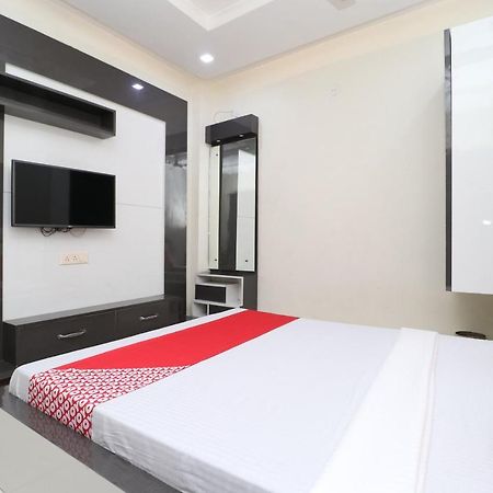 OYO 29637 Hotel Kakkar Ludhiana Bagian luar foto