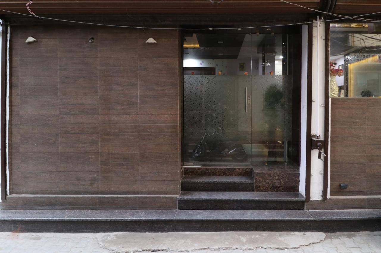 OYO 29637 Hotel Kakkar Ludhiana Bagian luar foto